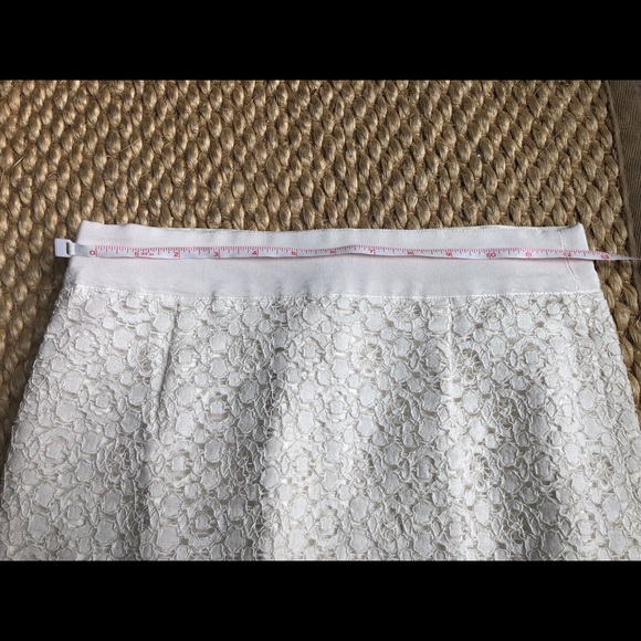 Ivory Express lace skirt - Picture 2 of 3